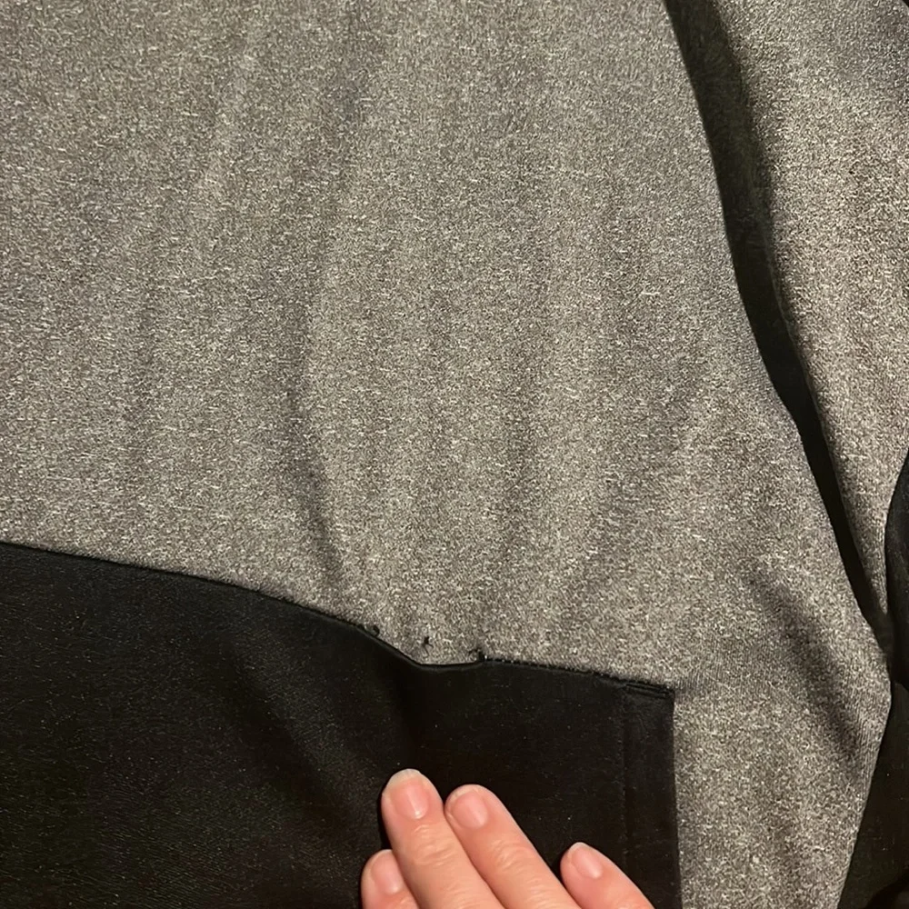 Old Navy boys hoodie - Picture 4 of 4